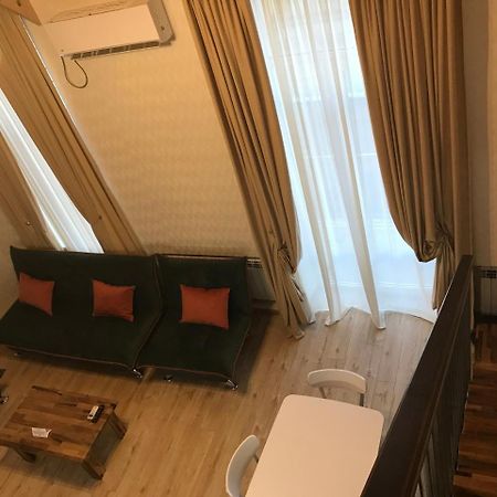 Full Comfort Apartment On Aghmashenebeli Tbilisi Esterno foto