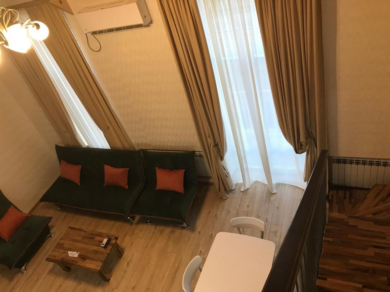 Full Comfort Apartment On Aghmashenebeli Tbilisi Esterno foto