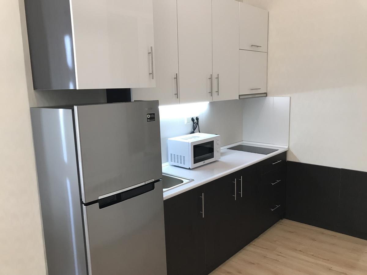 Full Comfort Apartment On Aghmashenebeli Tbilisi Esterno foto