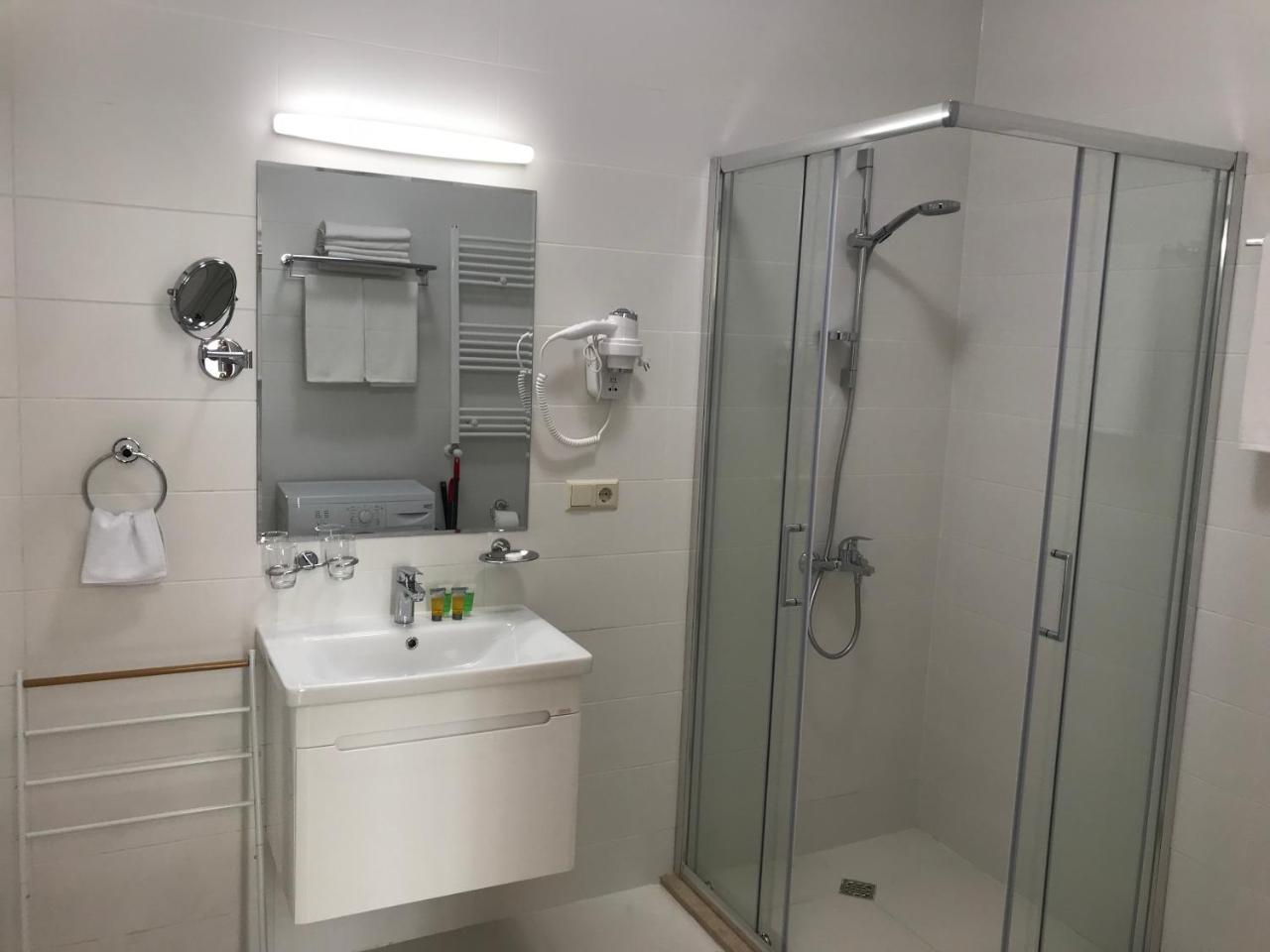 Full Comfort Apartment On Aghmashenebeli Tbilisi Esterno foto