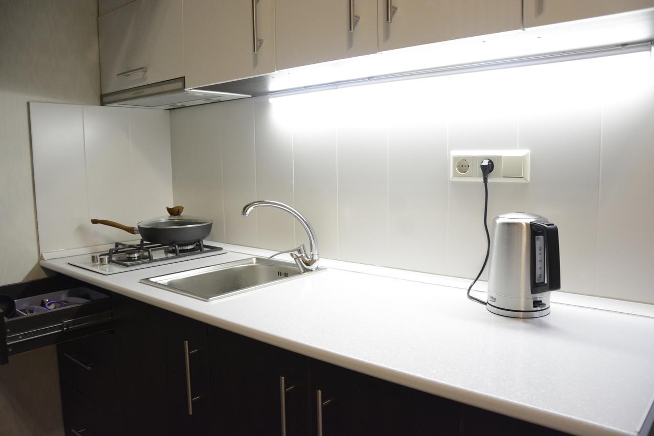 Full Comfort Apartment On Aghmashenebeli Tbilisi Esterno foto