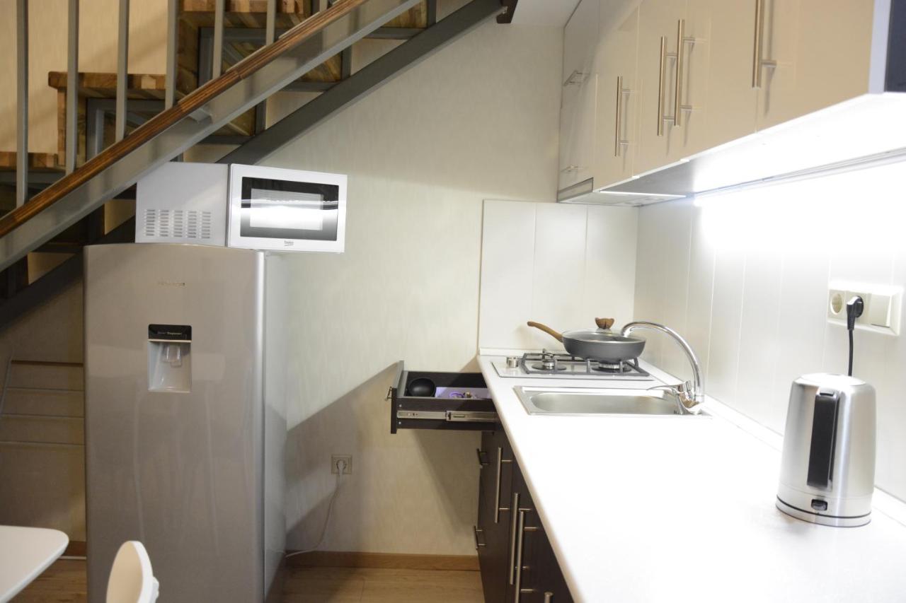 Full Comfort Apartment On Aghmashenebeli Tbilisi Esterno foto