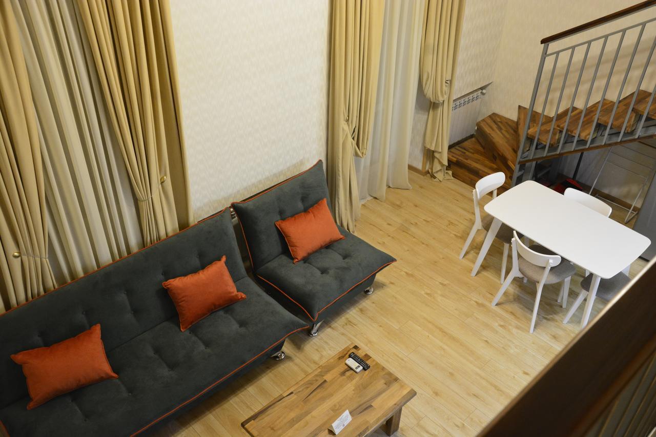 Full Comfort Apartment On Aghmashenebeli Tbilisi Esterno foto