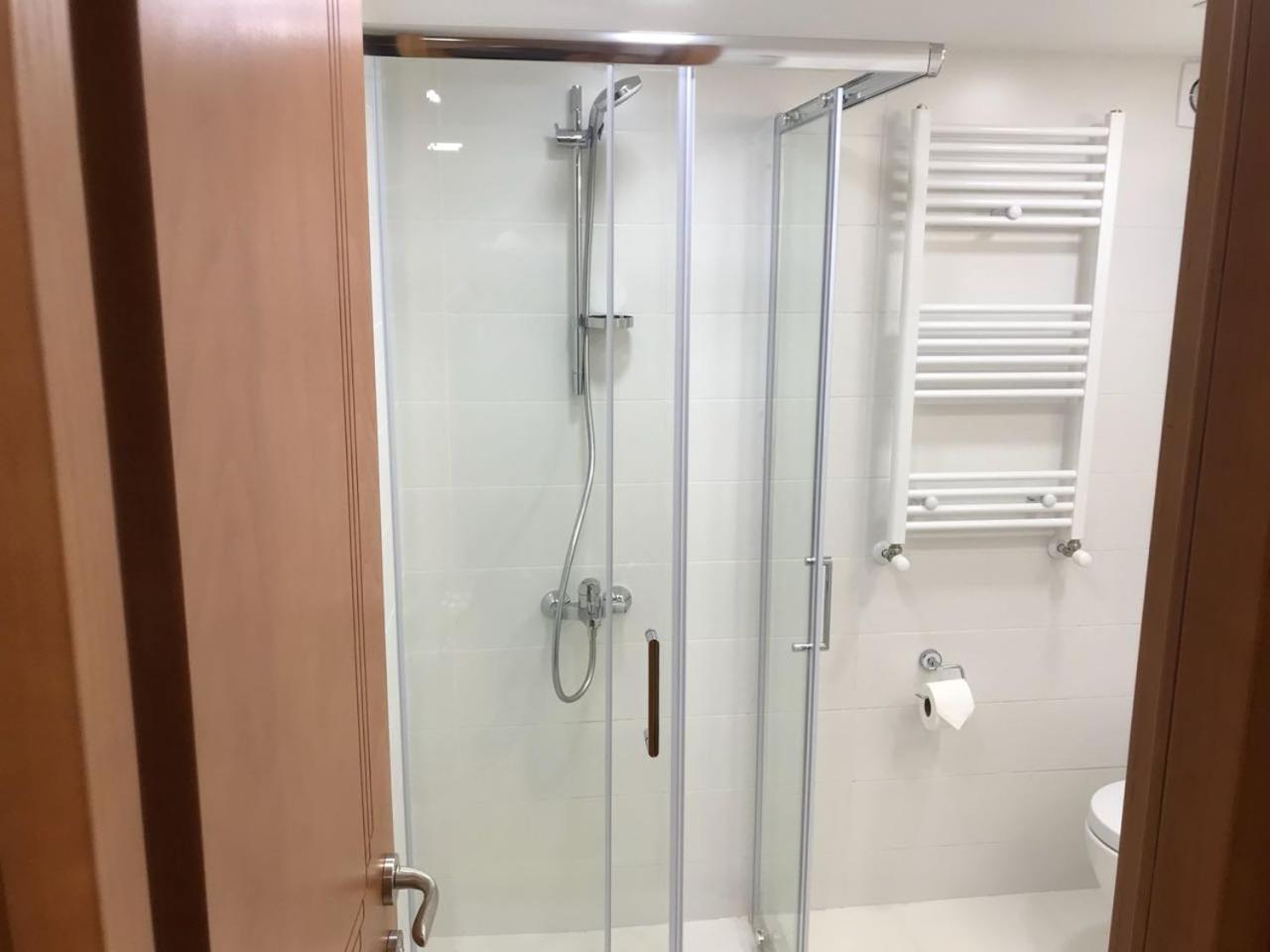 Full Comfort Apartment On Aghmashenebeli Tbilisi Esterno foto