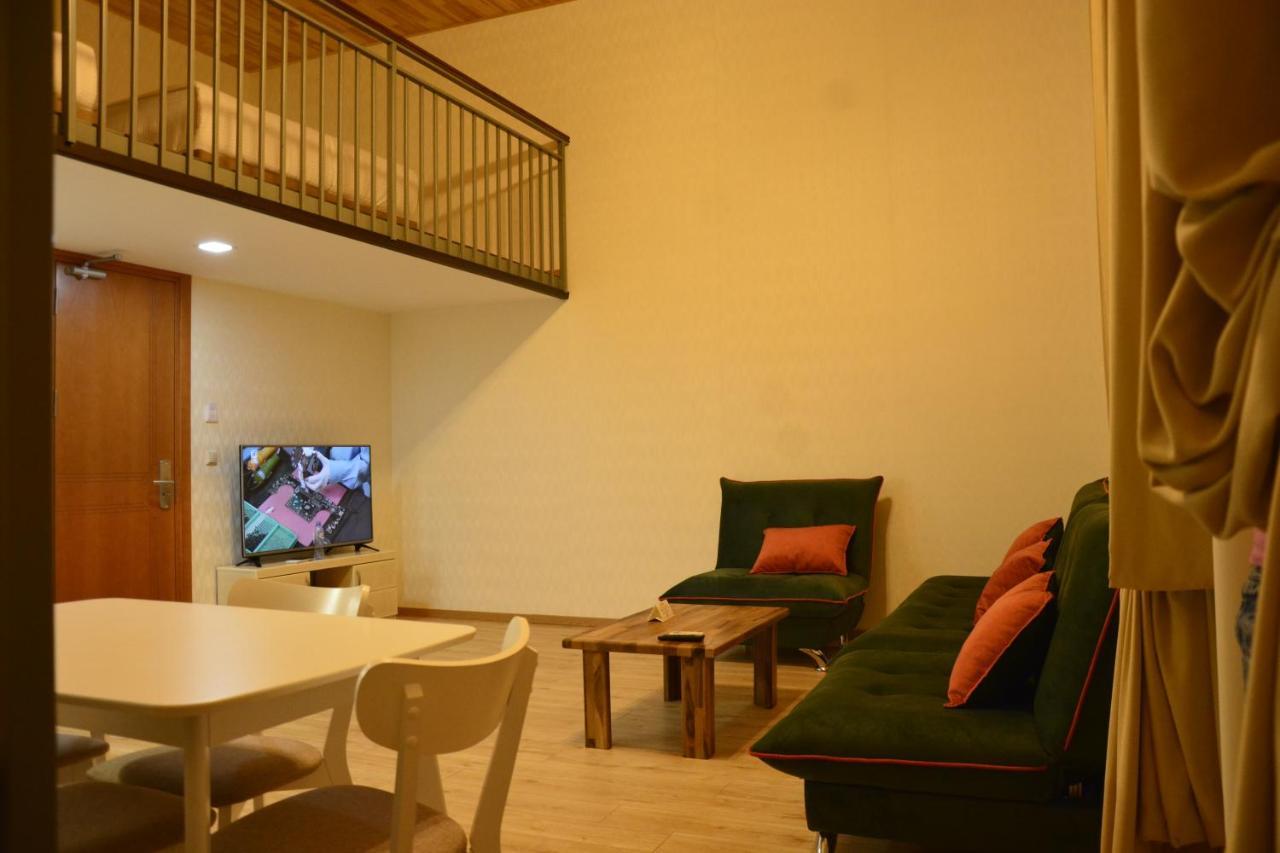 Full Comfort Apartment On Aghmashenebeli Tbilisi Esterno foto